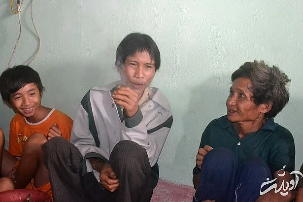 مرد 46 ساله ویتنامی ملقب به تارزان که سال ها در جنگل زندگی کرده، هیچ شناختی از زن ها نداشته و ذره ای میل جنسی در او دیده نمی شود